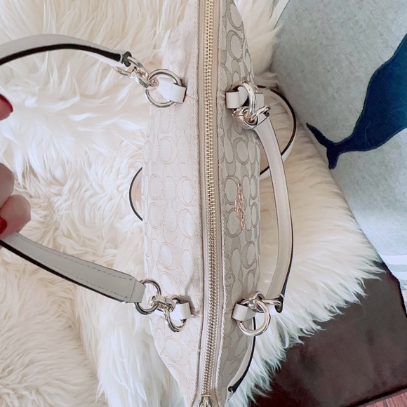 Coach Small Kelsey Satchel /small tote /crossbody bag/NWT/valentine’s gift - Picture 6 of 9